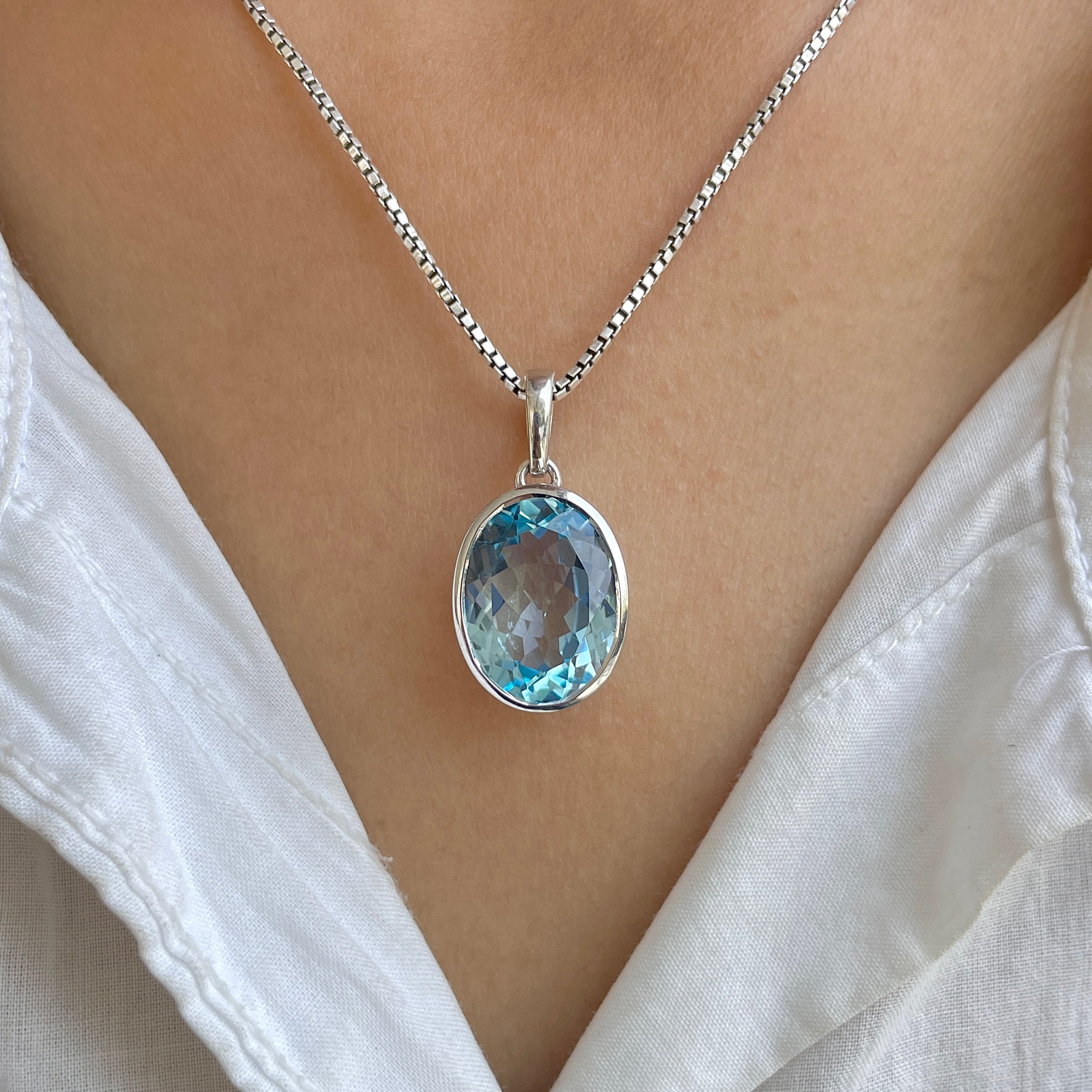 Blue Topaz Pendant-(BTZ-RDP-458.)