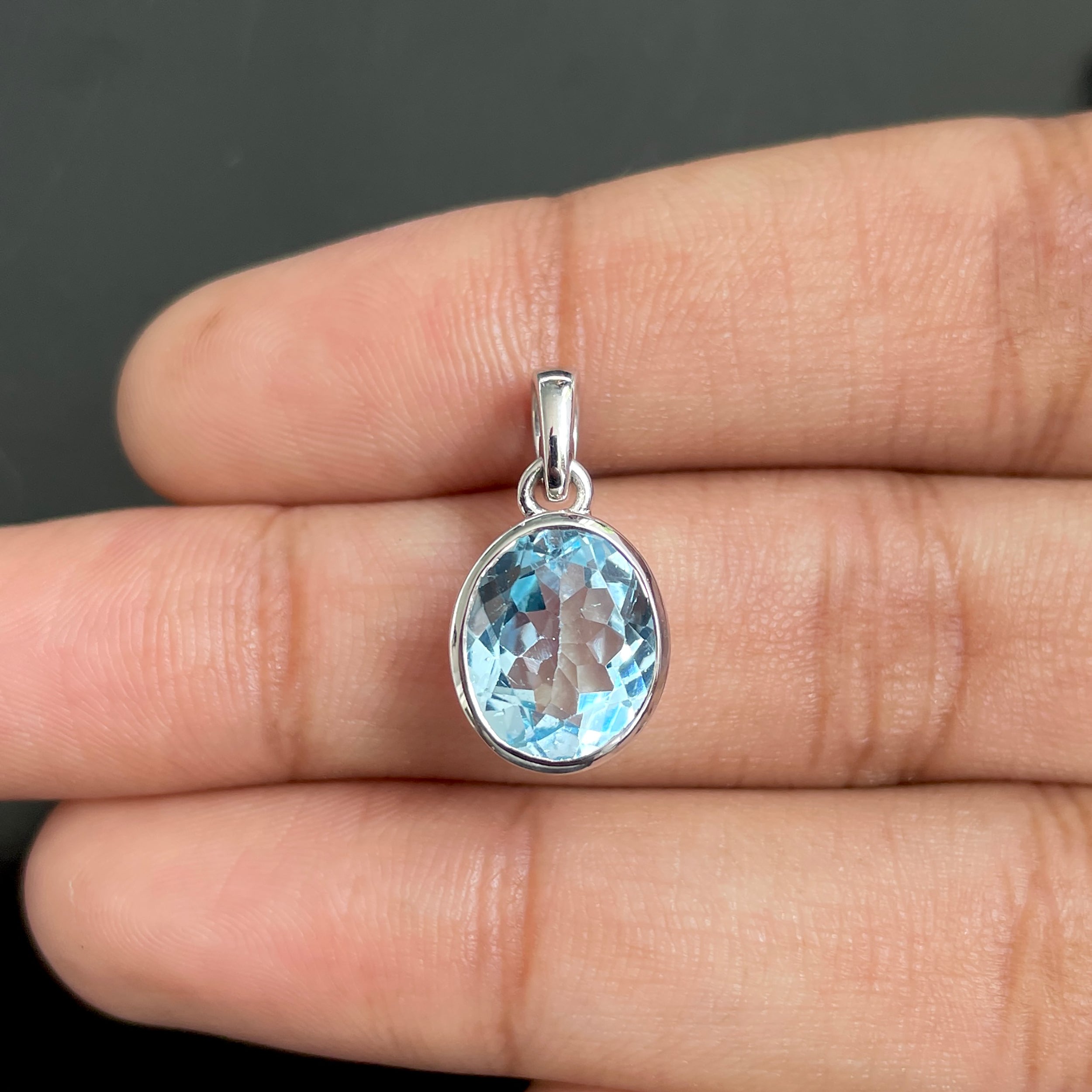 Blue Topaz Pendant-(BTZ-RDP-466.)