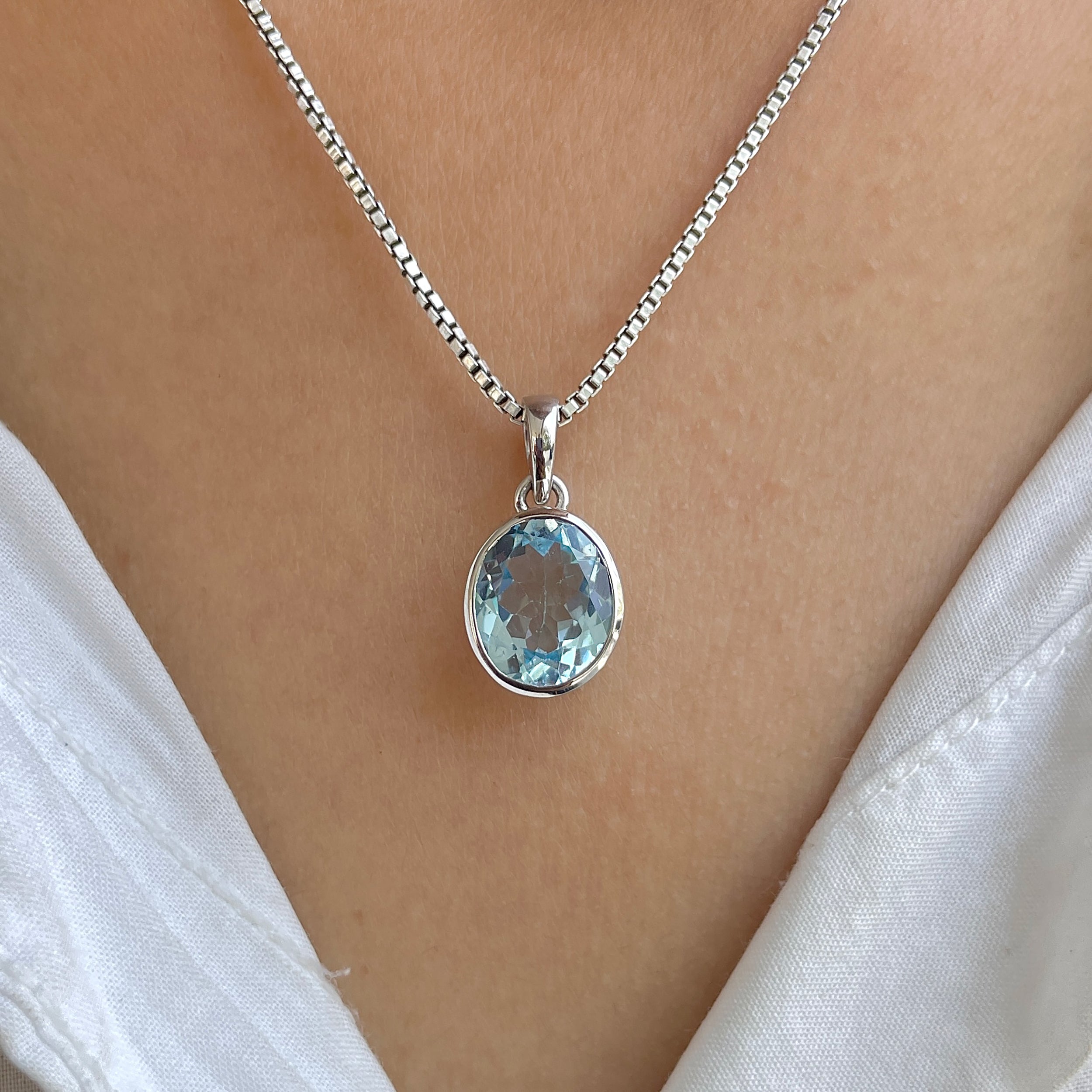 Blue Topaz Pendant-(BTZ-RDP-466.)
