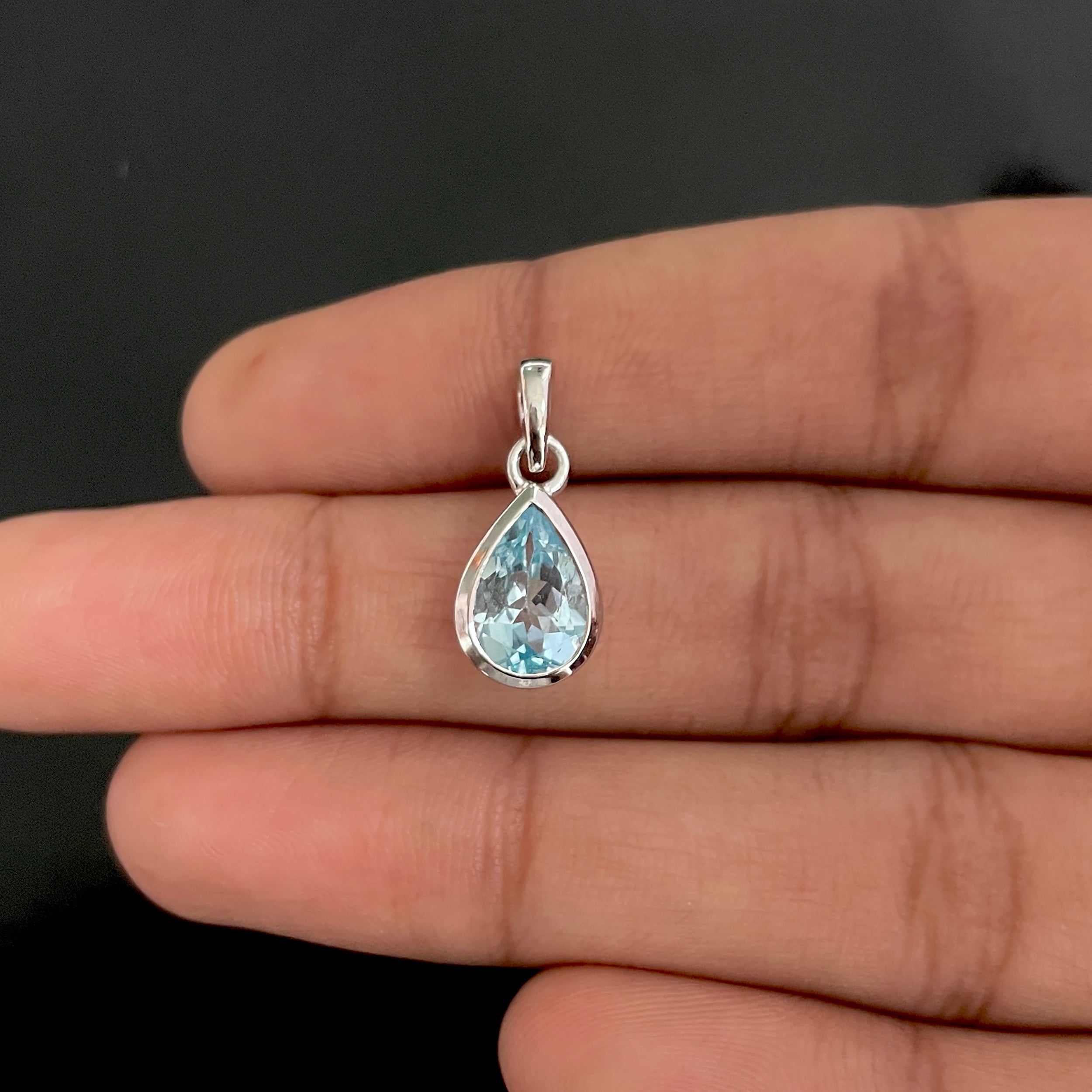 Blue Topaz Pendant-(BTZ-RDP-468.)