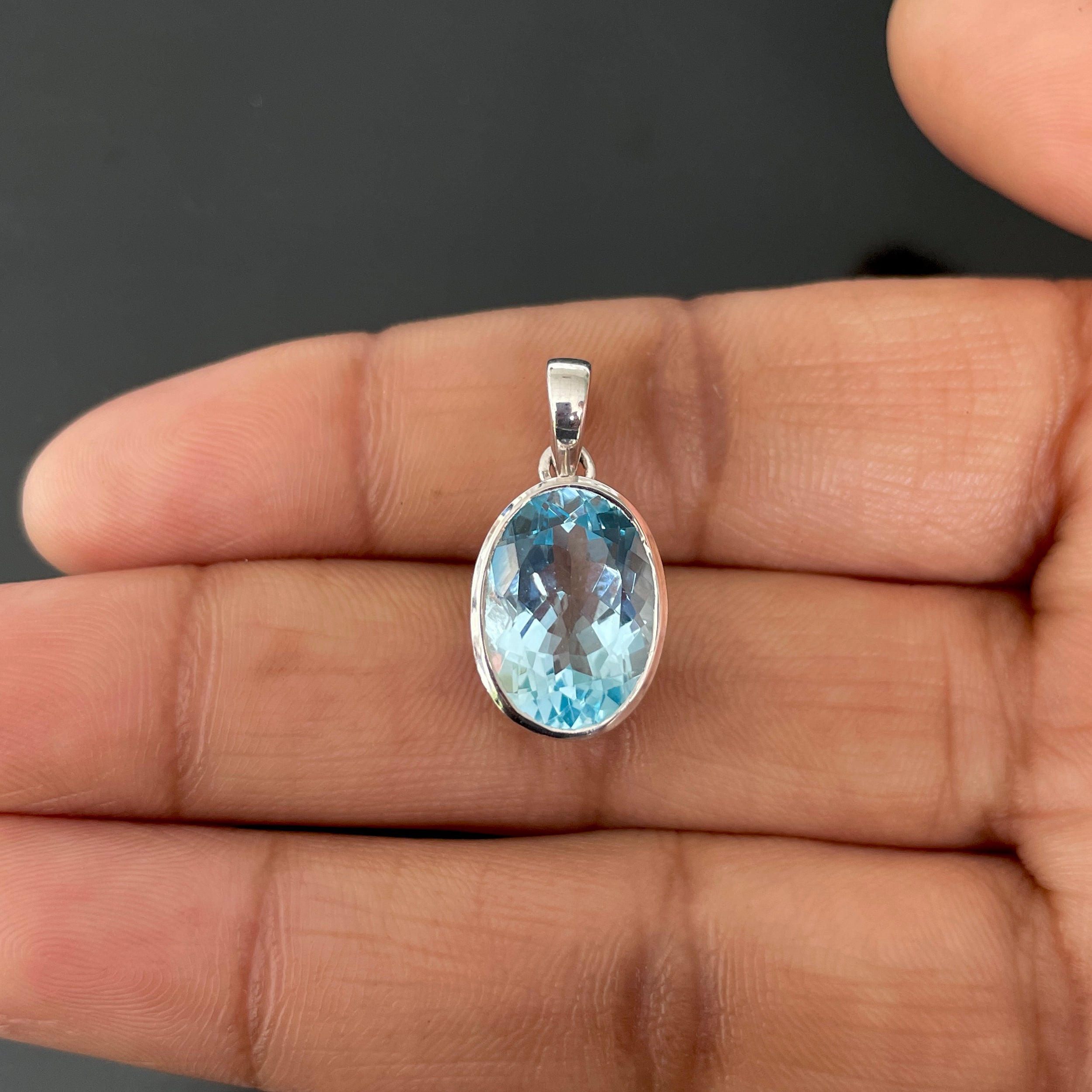 Blue Topaz Pendant-(BTZ-RDP-471.)