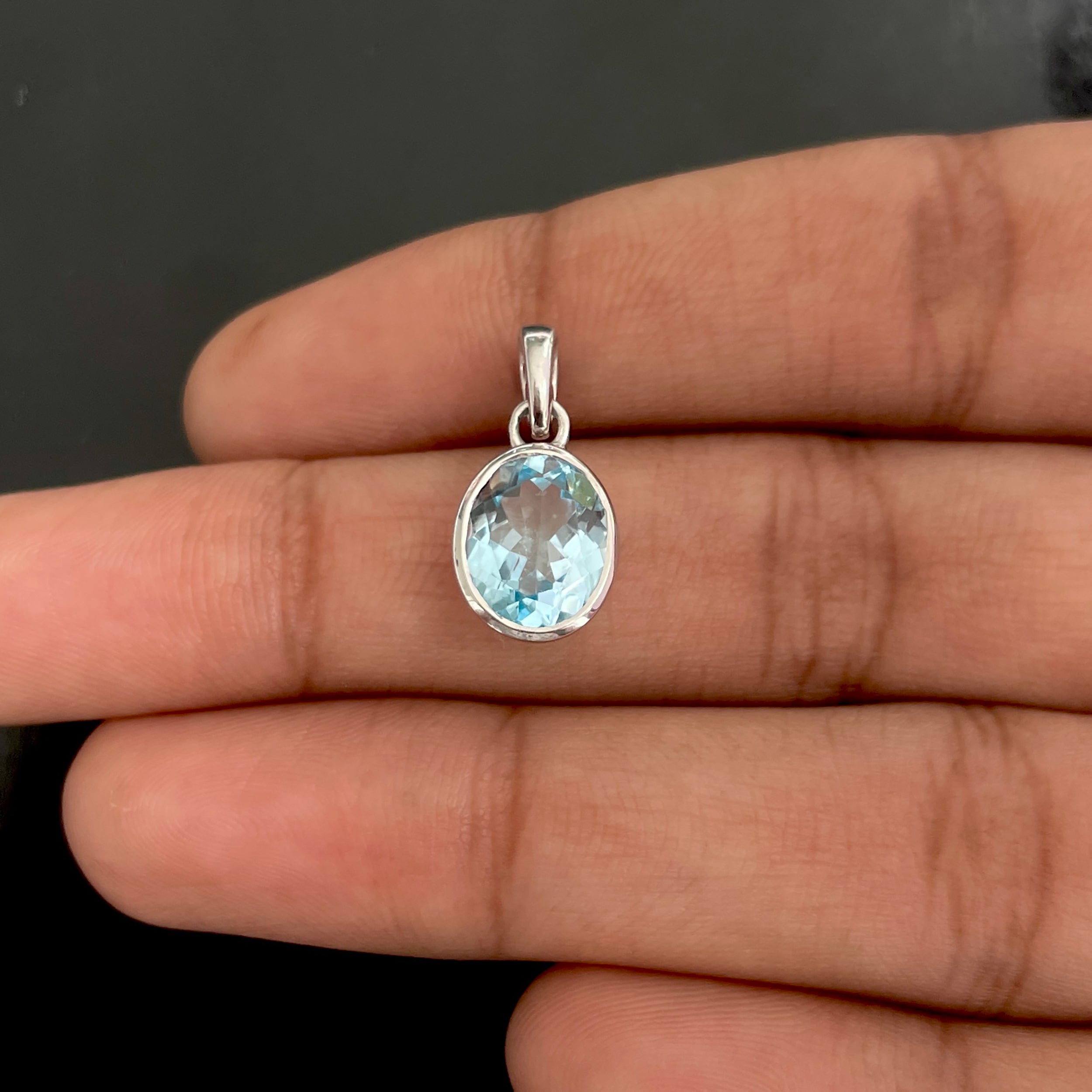 Blue Topaz Pendant-(BTZ-RDP-734.)