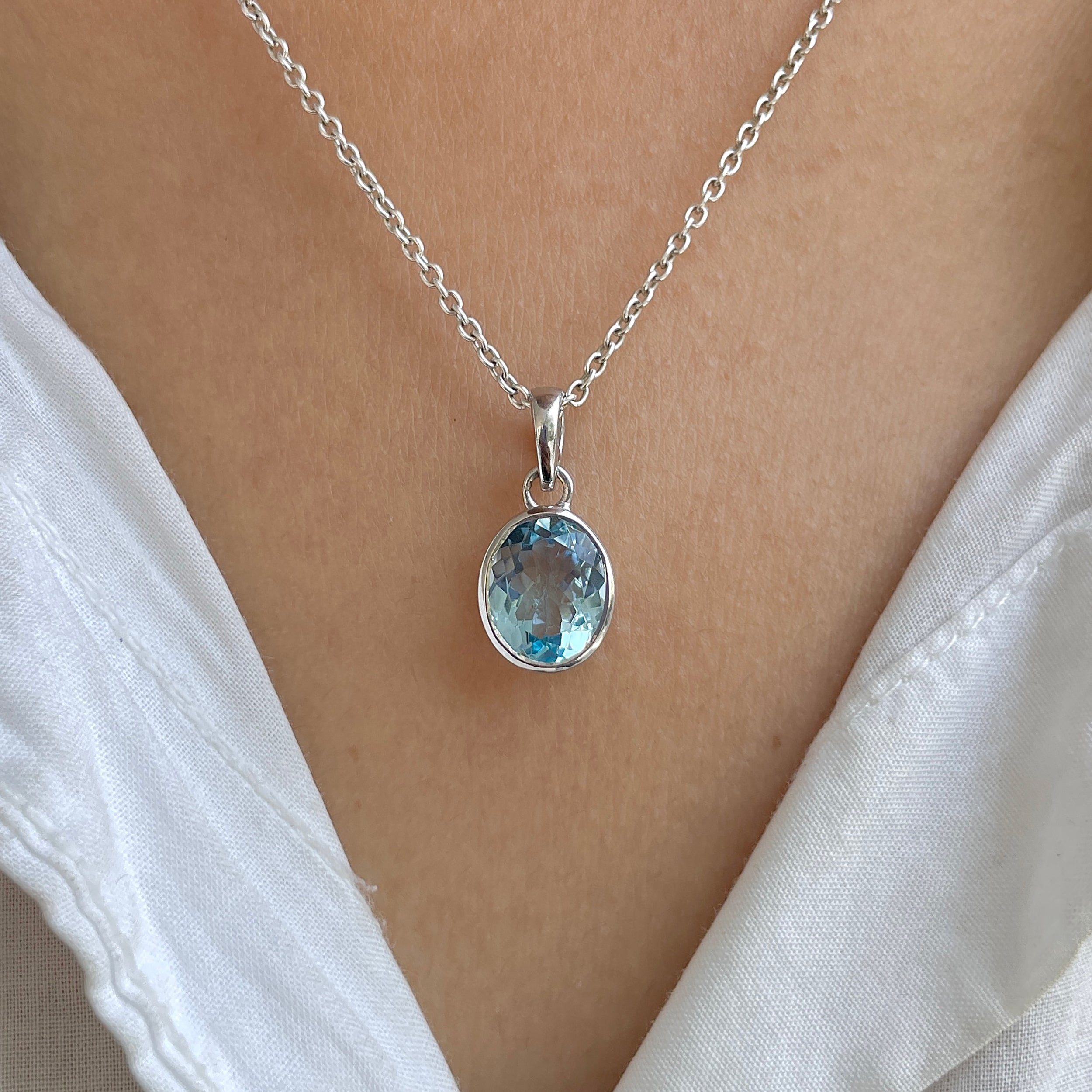 Blue Topaz Pendant-(BTZ-RDP-734.)