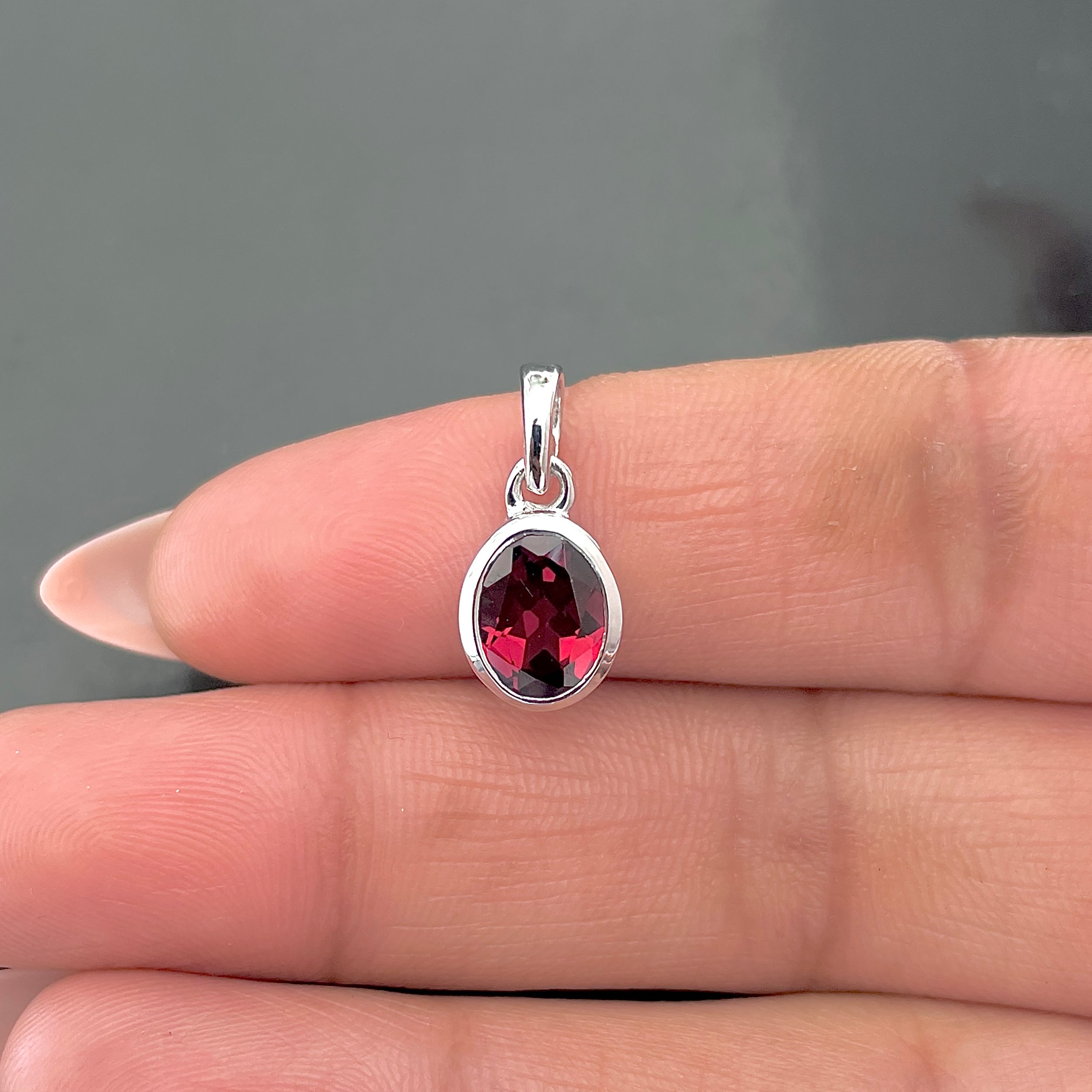 Garnet Pendant-(GAR-RDP-380.)