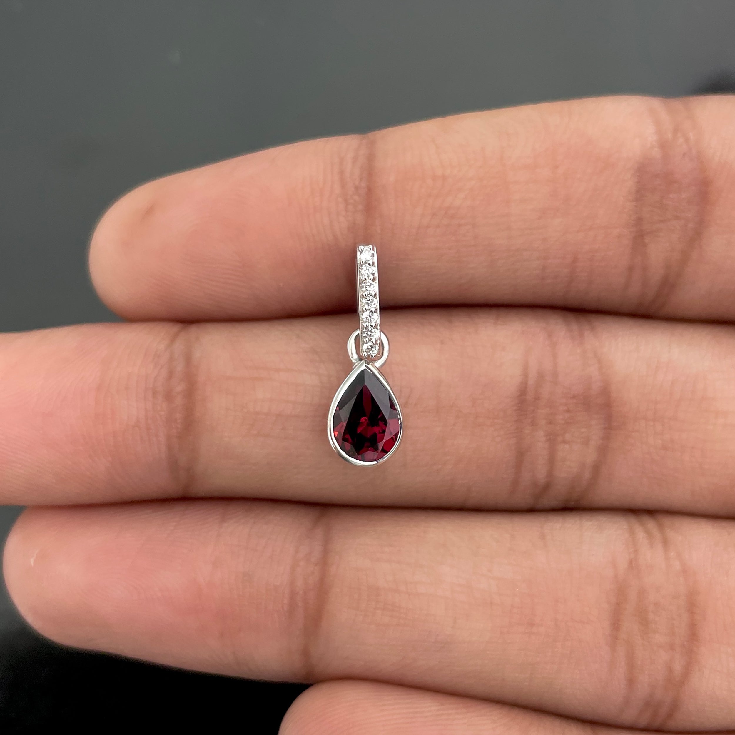 Garnet & White Topaz Pendant-(GAR-RDP-779.)