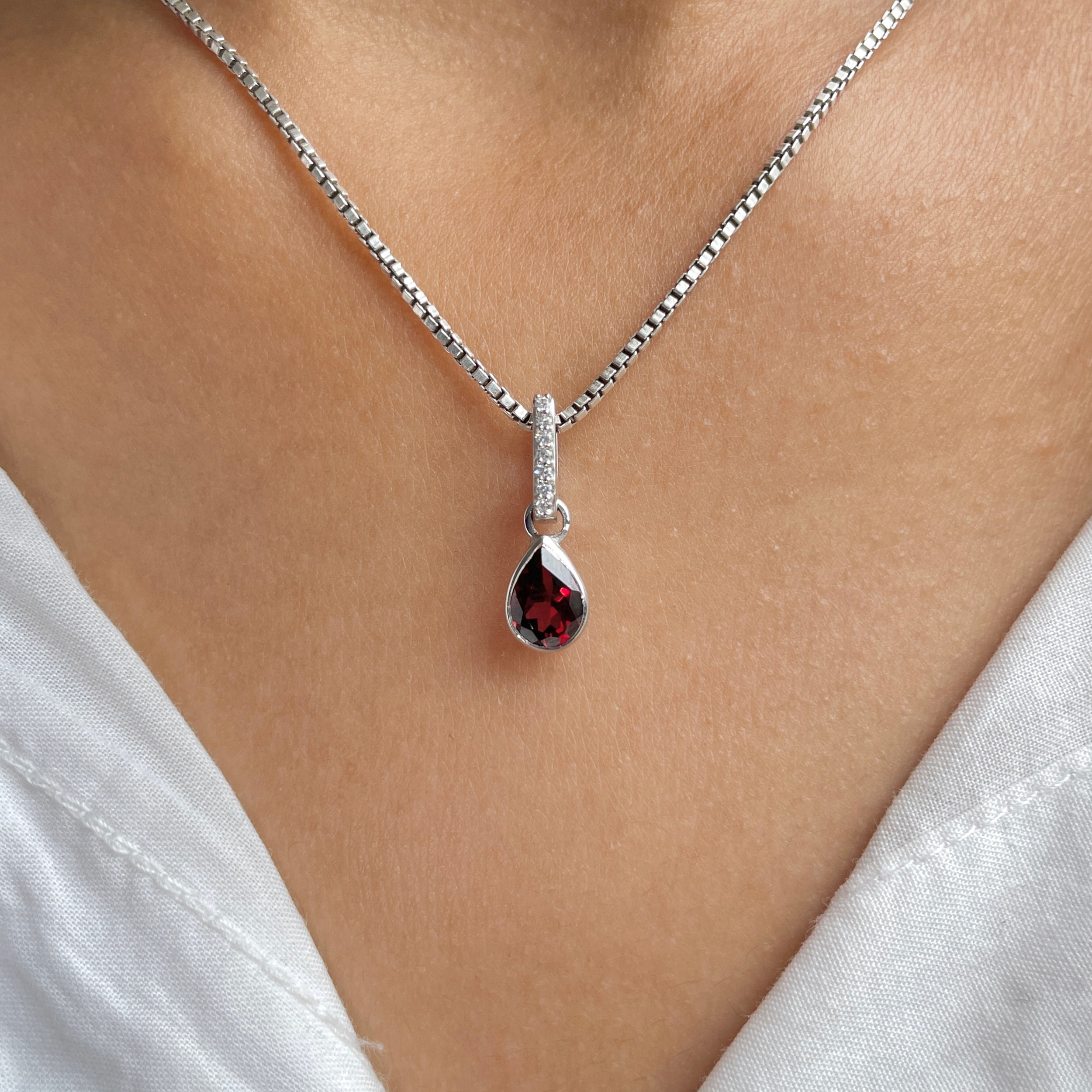 Garnet & White Topaz Pendant-(GAR-RDP-779.)