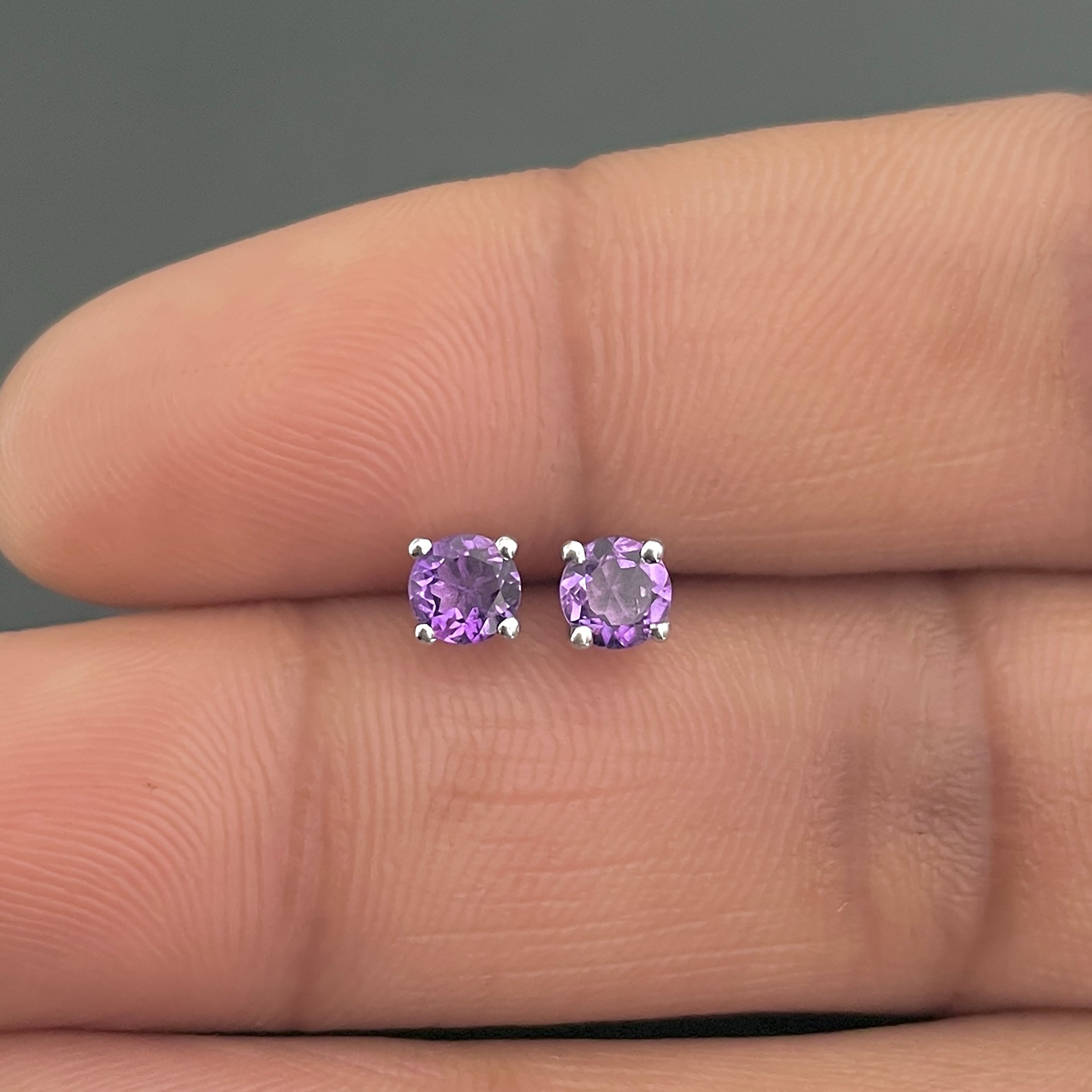 Amethyst Stud Earring-(AMT-RDE-1023.)