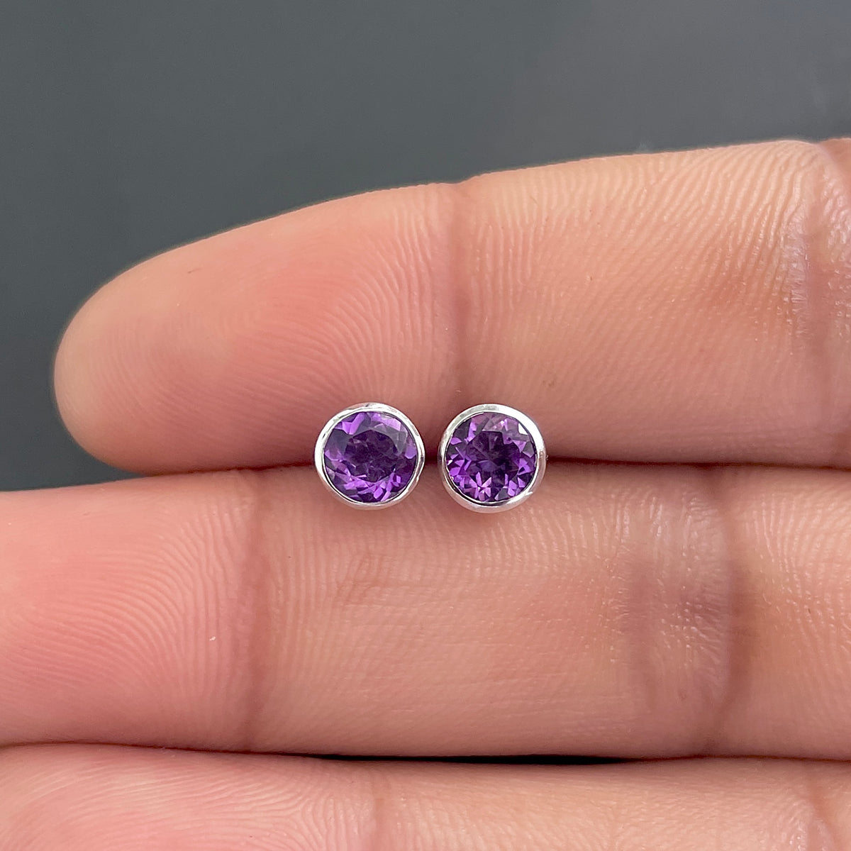 Amethyst Stud Earring-(AMT-RDE-1425.)