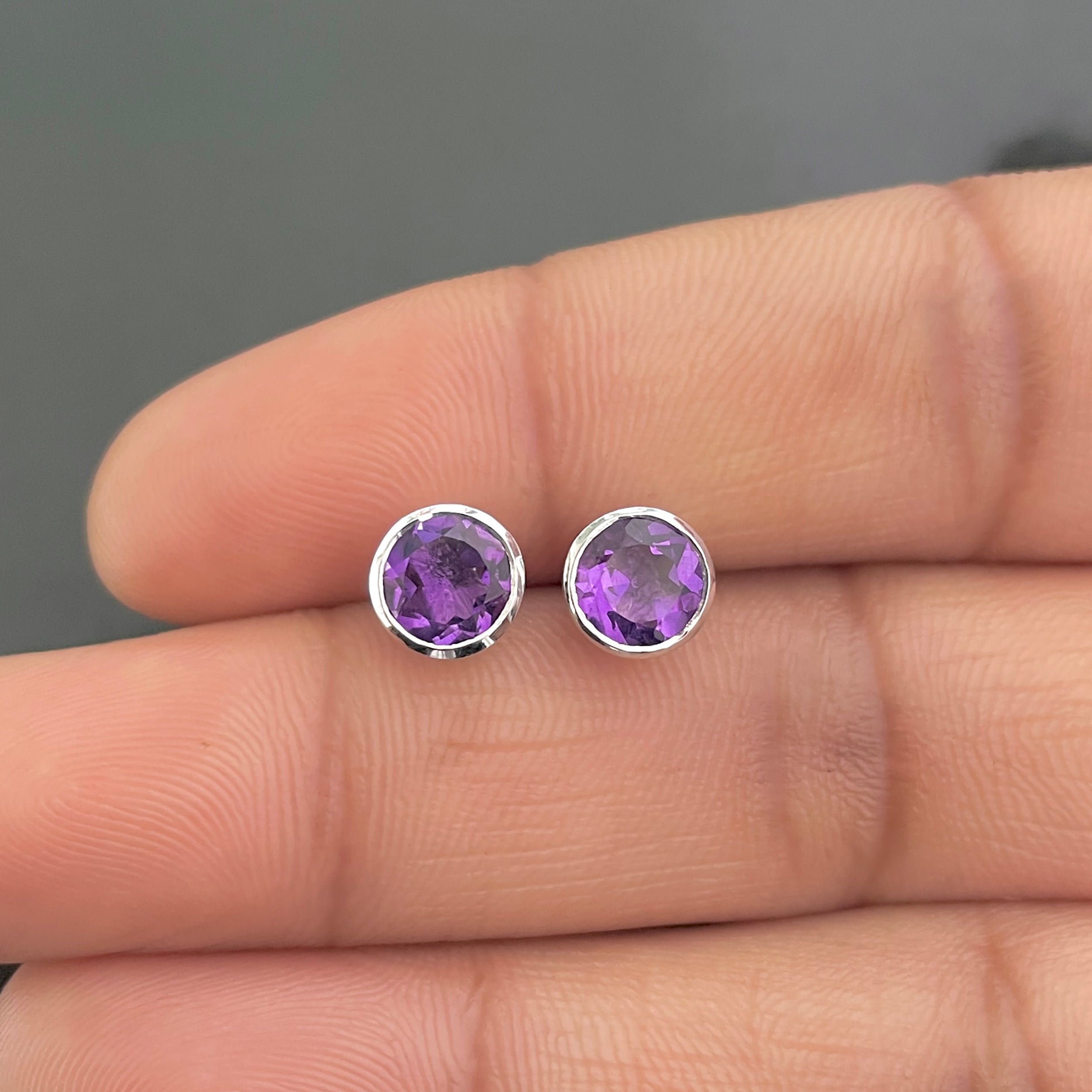 Amethyst Stud Earring-(AMT-RDE-1426.)