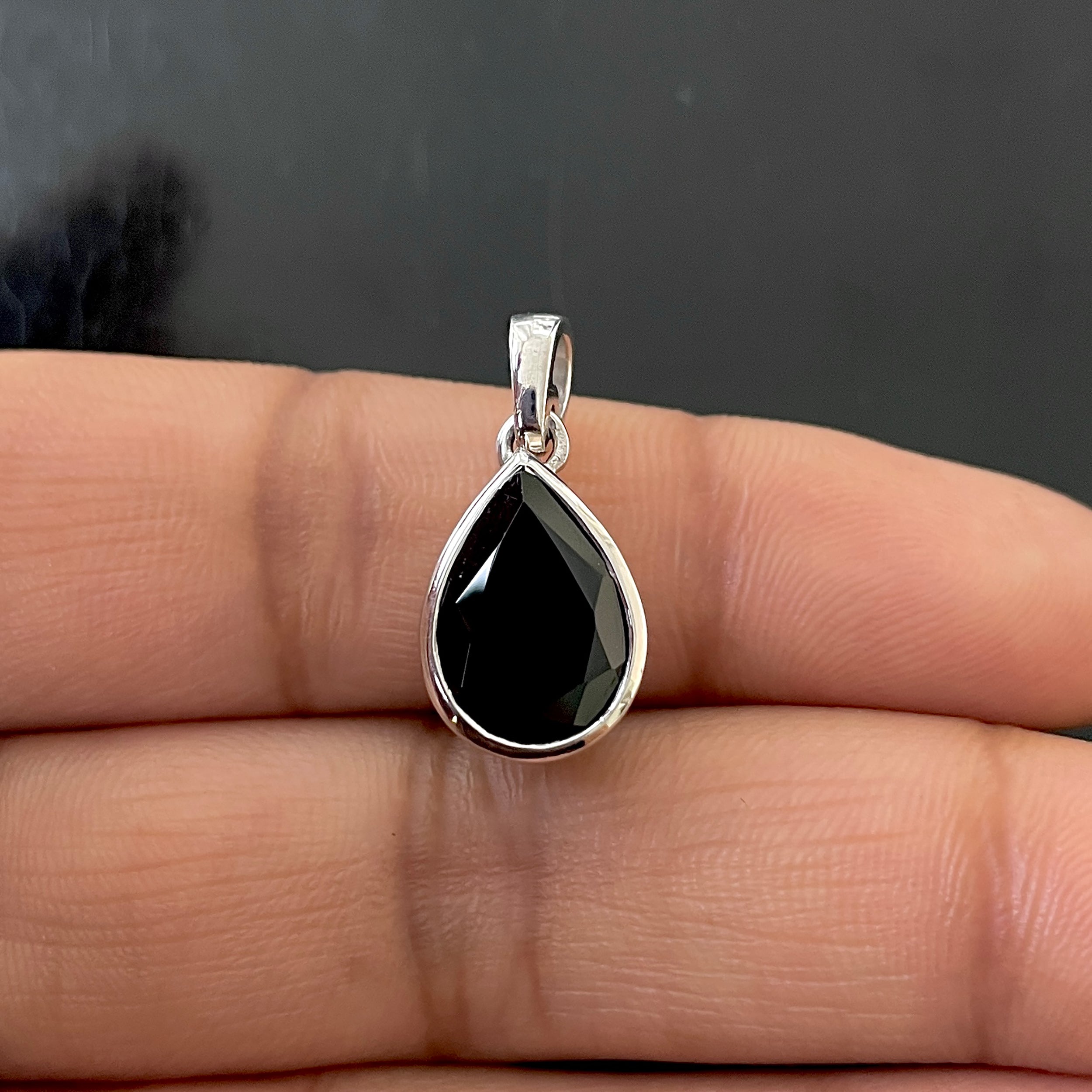 Black Tourmaline Pendant-(BLS-RDP-470.)