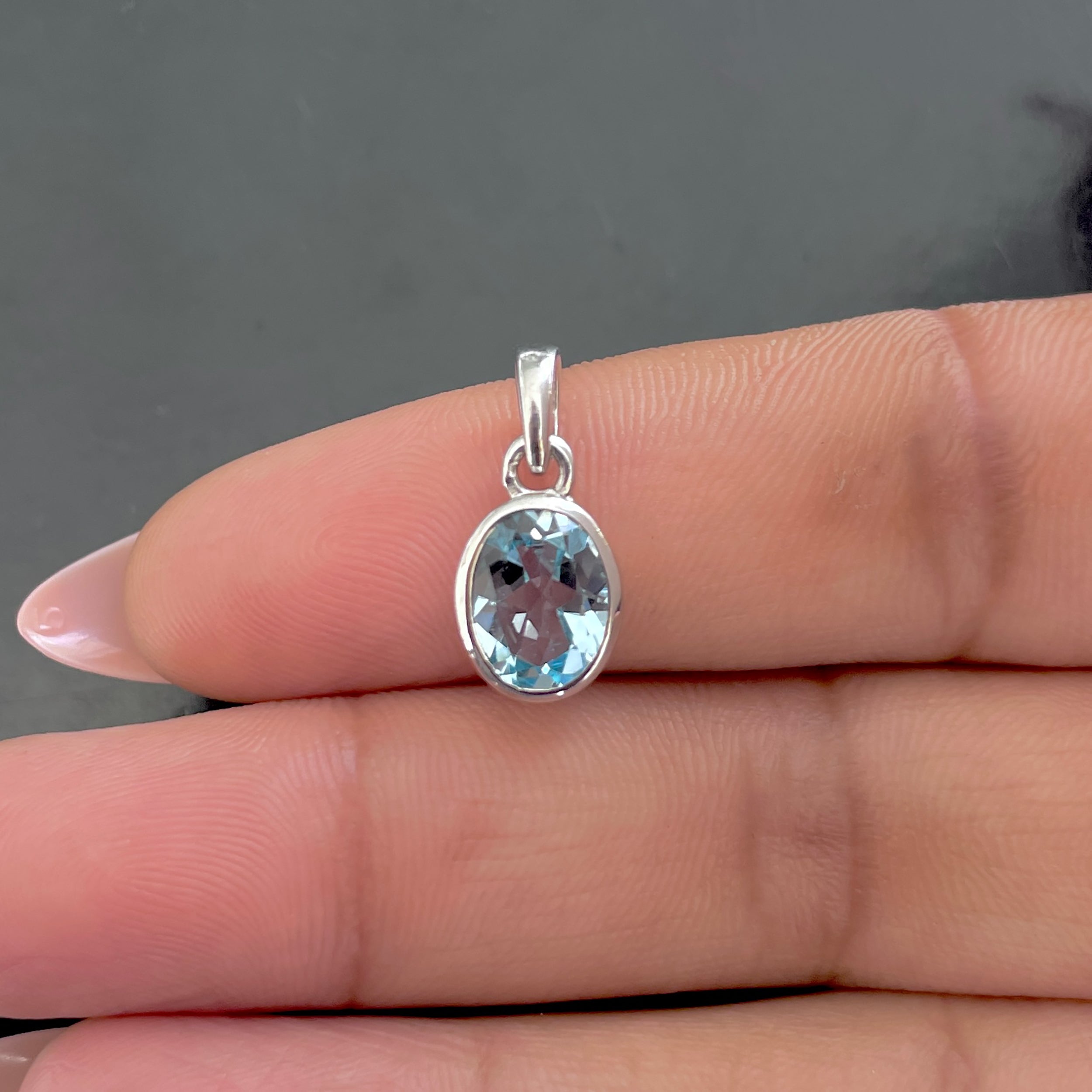 Blue Topaz Pendant-(BTZ-RDP-380.)