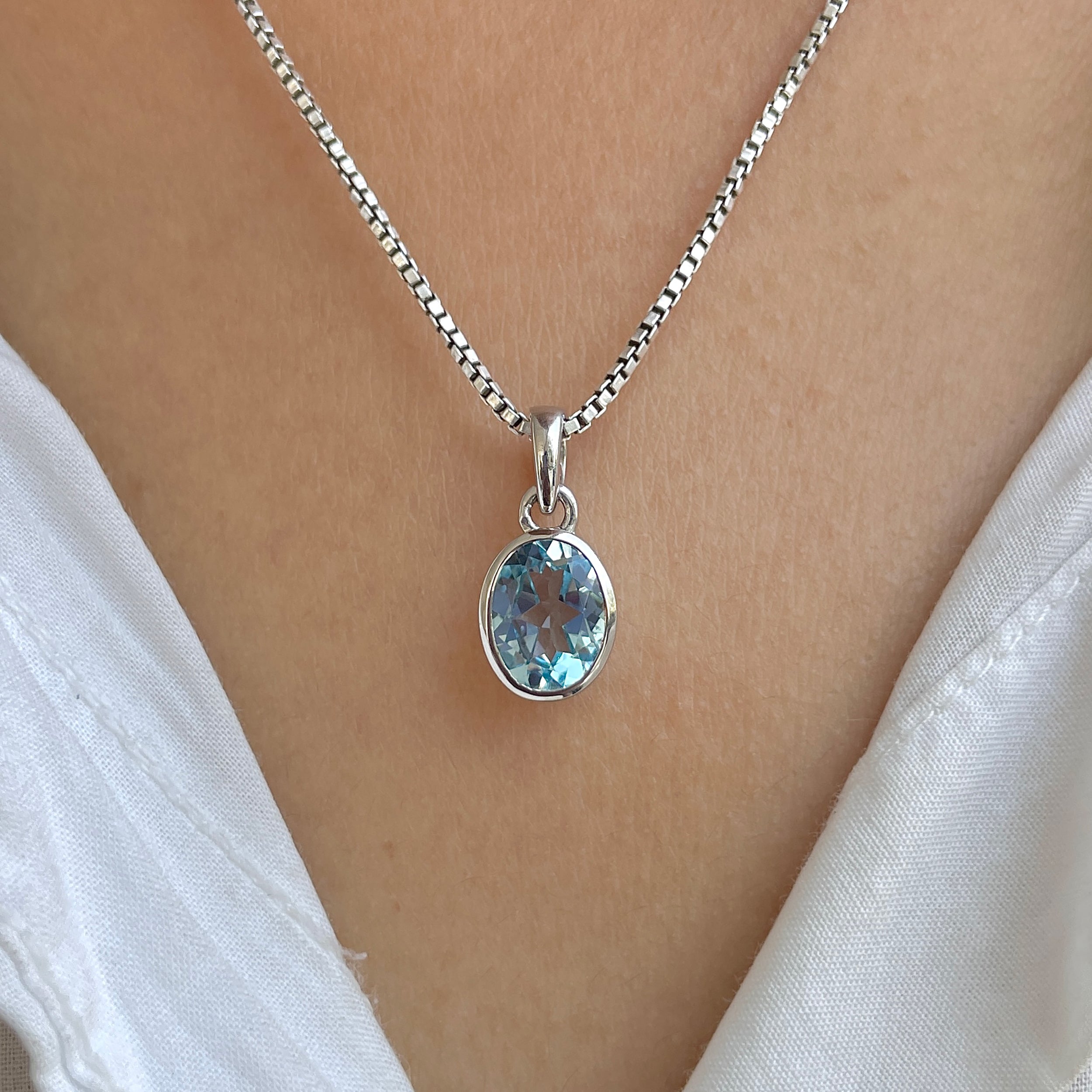 Blue Topaz Pendant-(BTZ-RDP-380.)