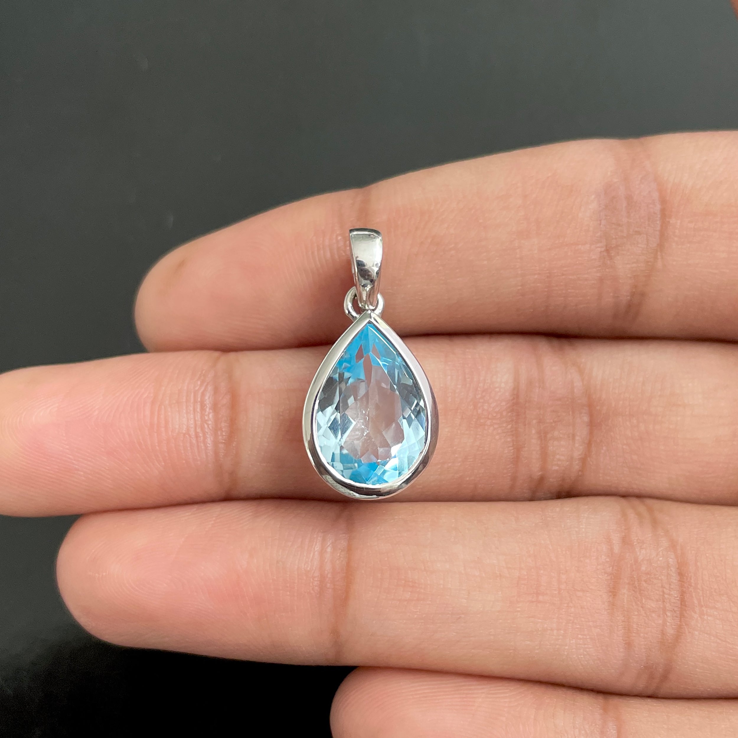 Blue Topaz Pendant-(BTZ-RDP-463.)