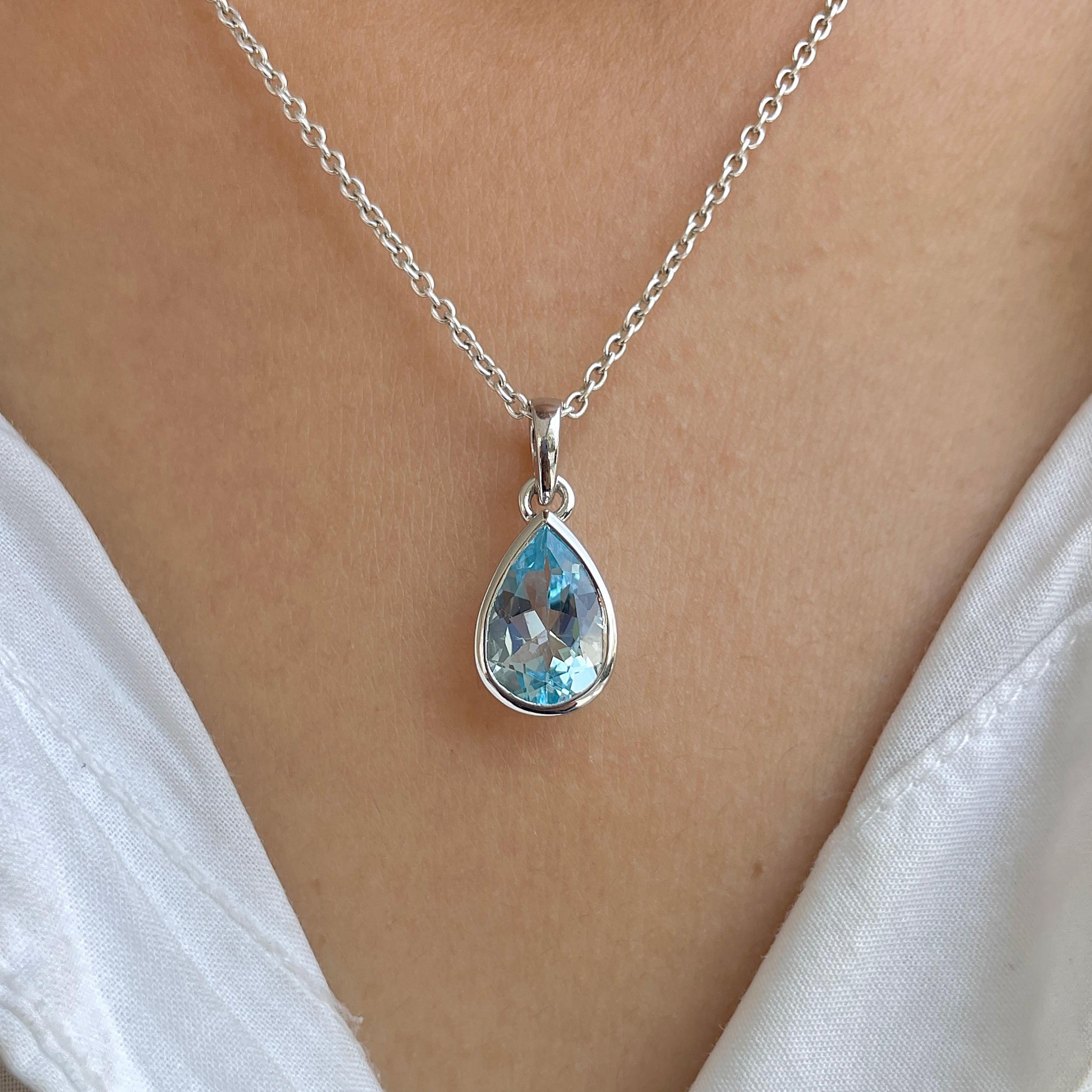 Blue Topaz Pendant-(BTZ-RDP-790.)