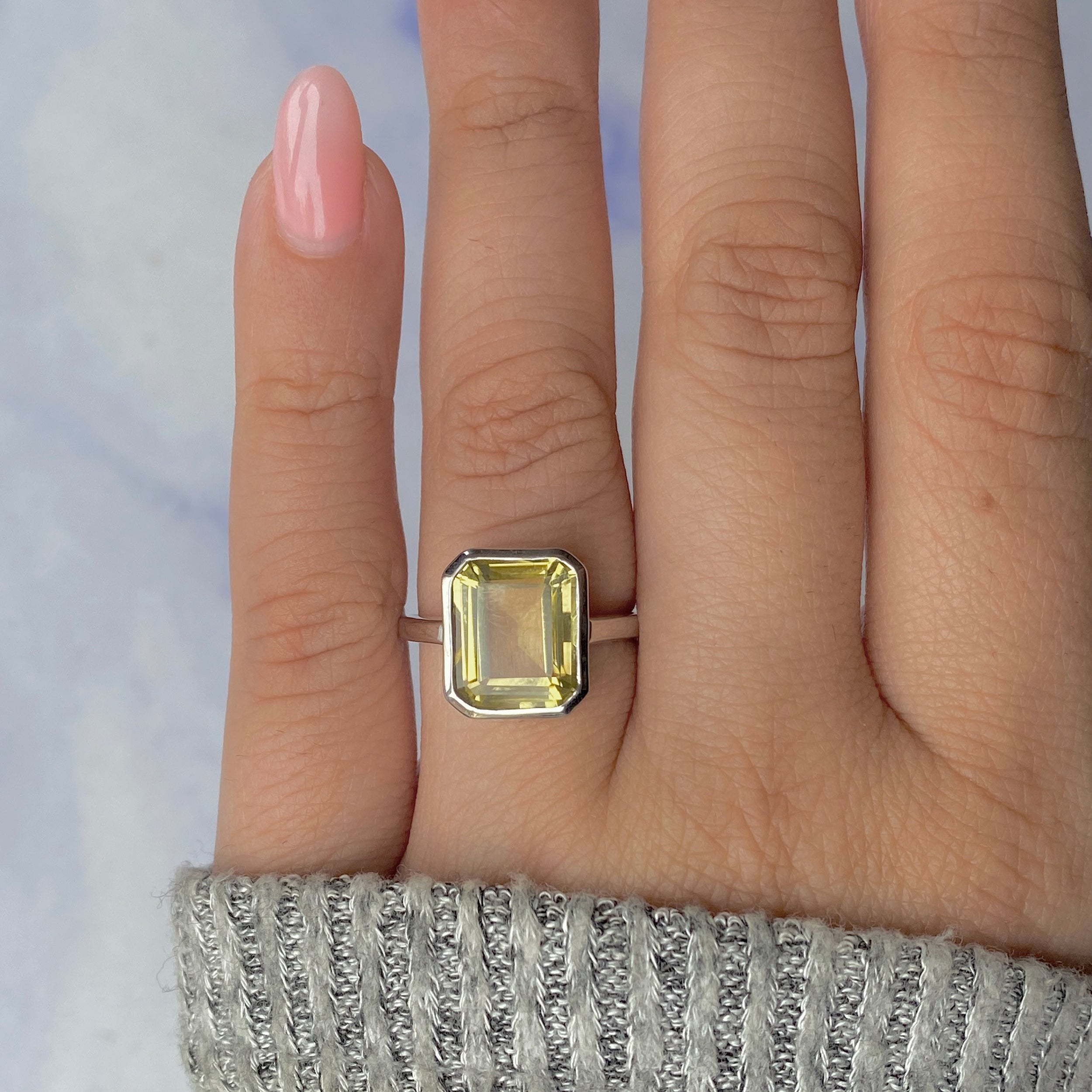 Lemon Quartz Ring-(LEM-RDR-1927.)