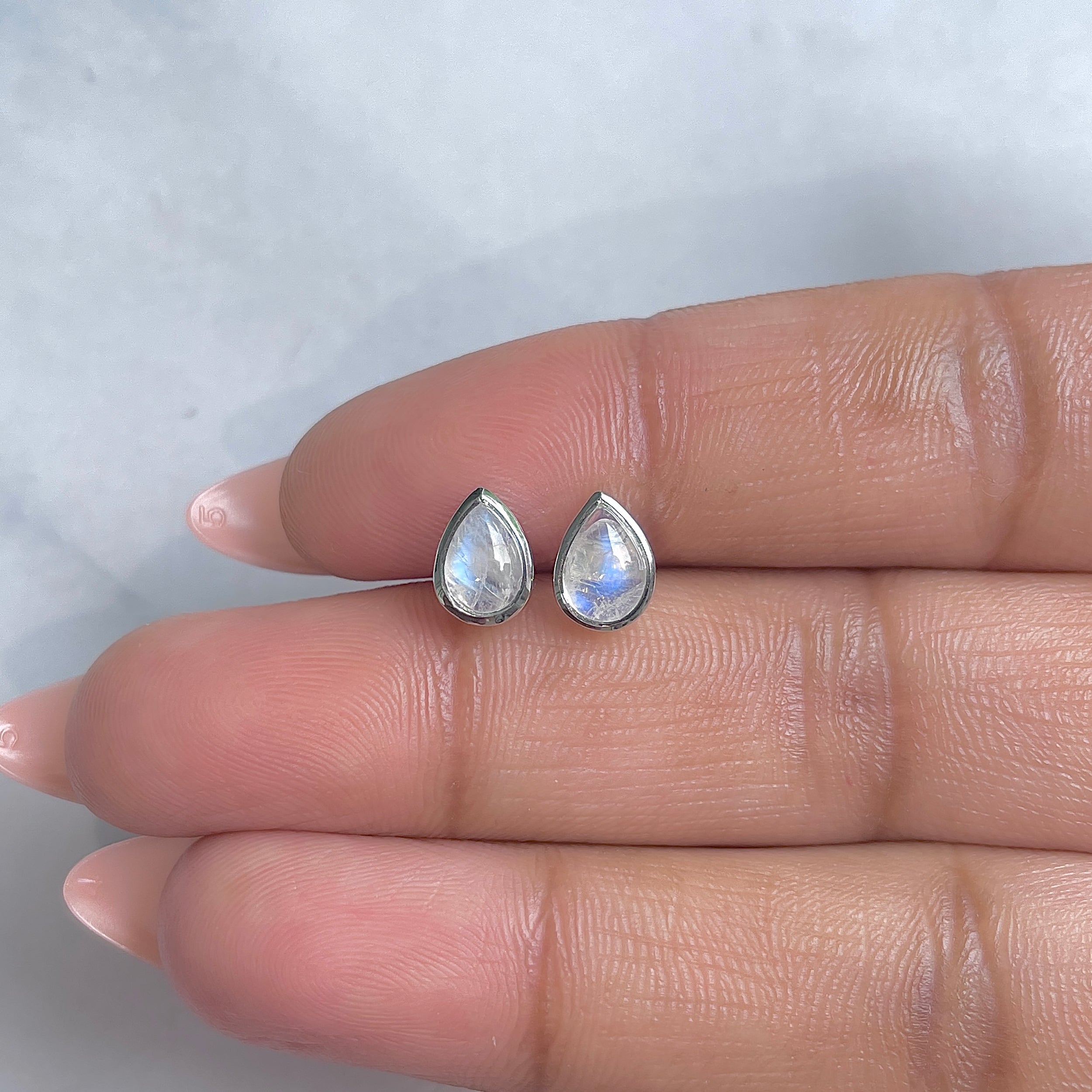 Moonstone Stud Earring-(RBM-RDE-1110.)