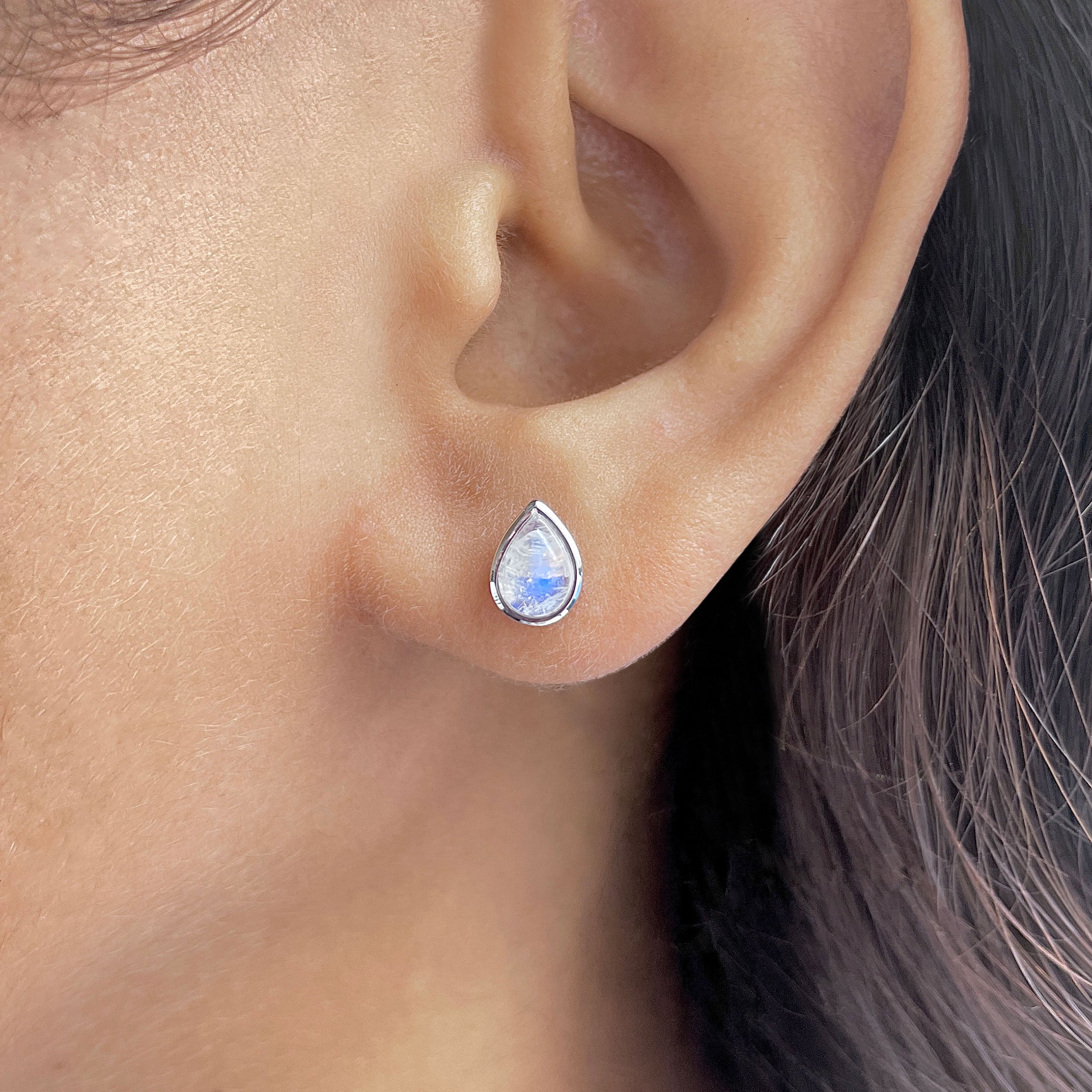 Moonstone Stud Earring-(RBM-RDE-1110.)