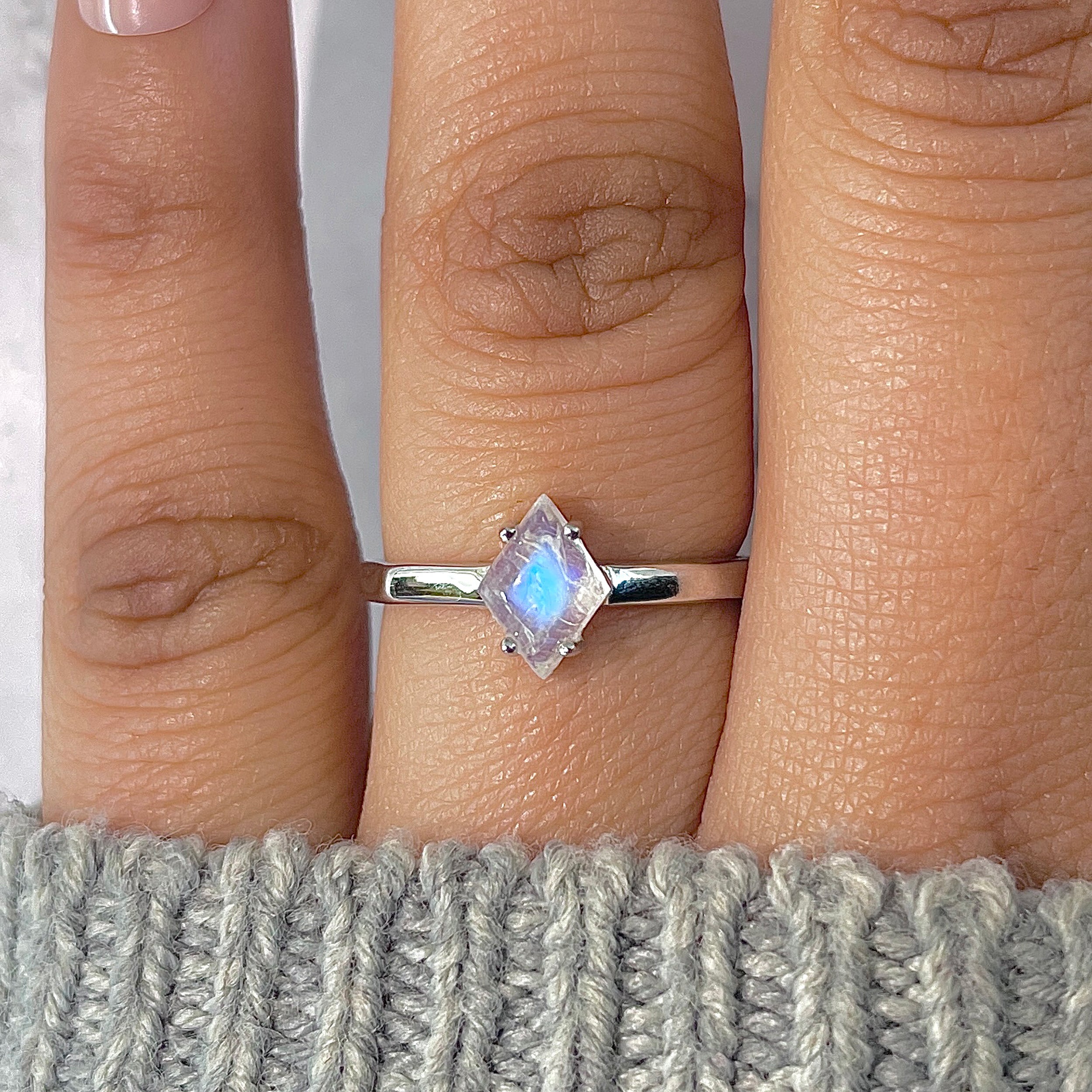 Moonstone Ring-(RBM-RDR-1733.)