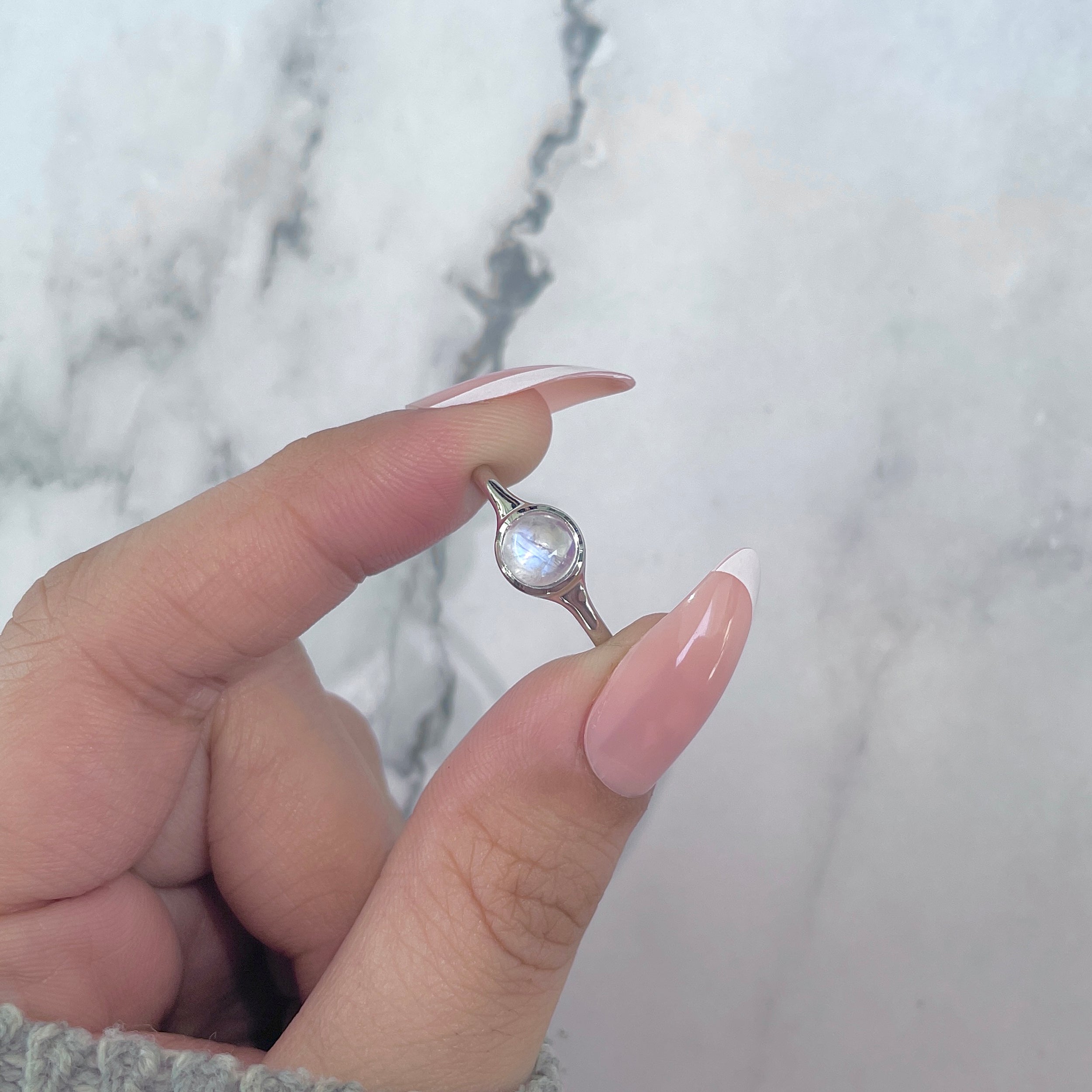 Moonstone Ring-(RBM-RDR-2529.)
